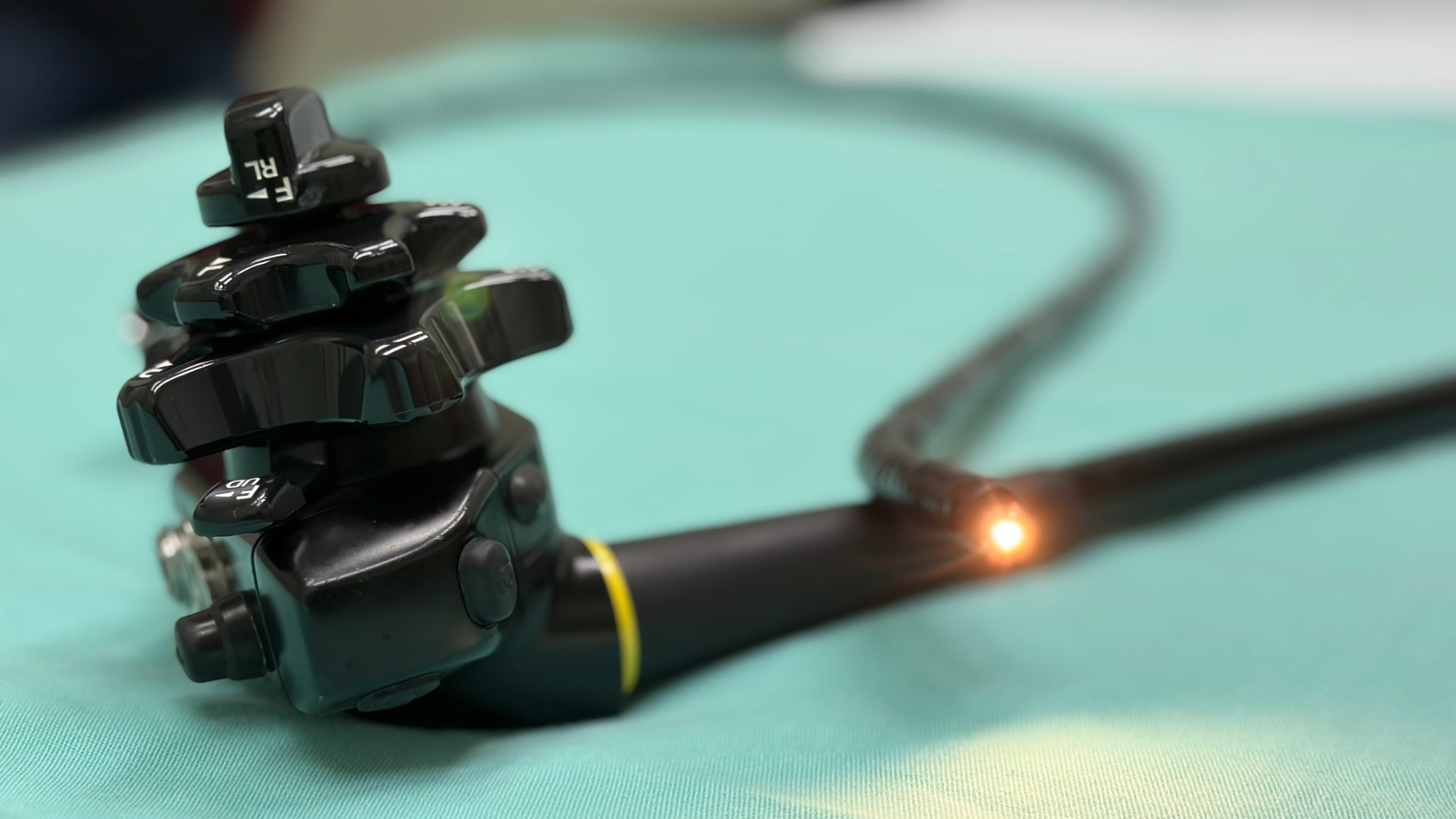 Equipamento de endoscopia utilizado nos exames do CEA